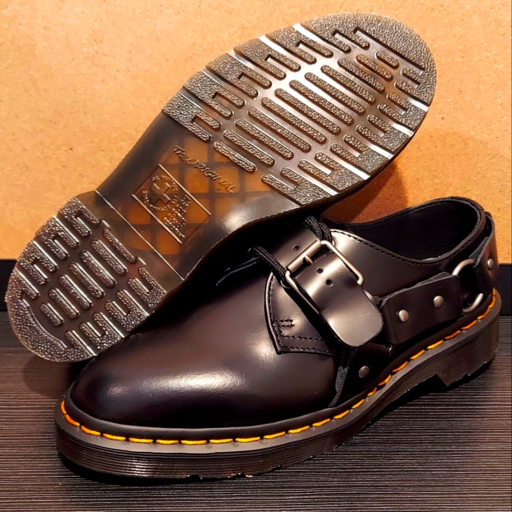 DR Martens HENREE POLISHED SMOOTH LEATHER BUCKLE Women's Size 7 BLACK POLISHED